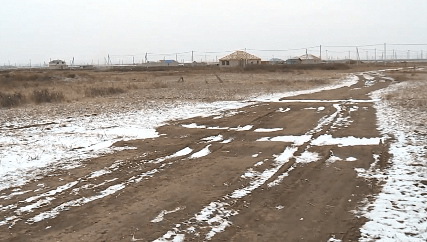 Около 600 семей в Караганде 20 лет живут без воды, света и дорог  (видео)