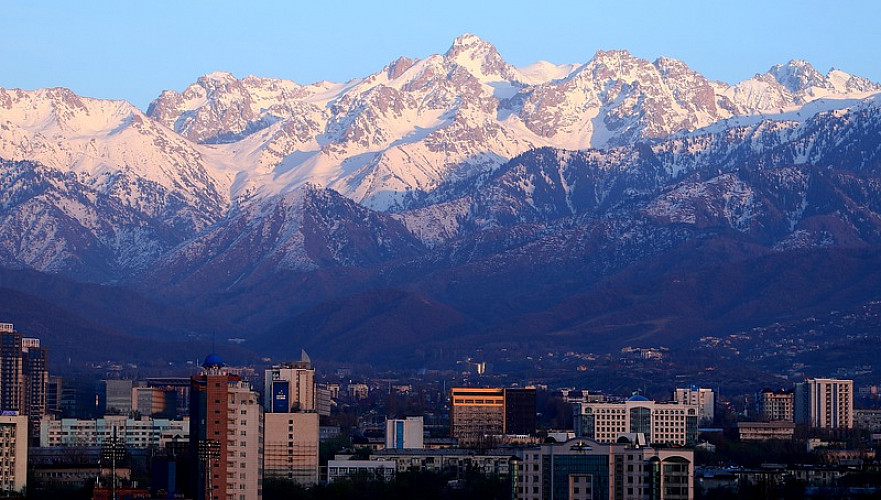 Дополнительную экспертизу застроенного склона горы проведут в Медеуском районе Алматы