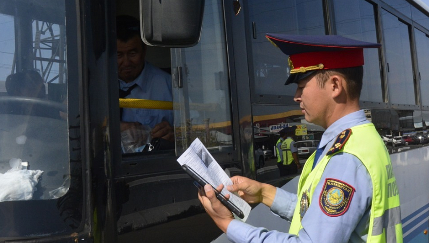Водителя поймали пьяным за рулем маршрутного автобуса в Таразе