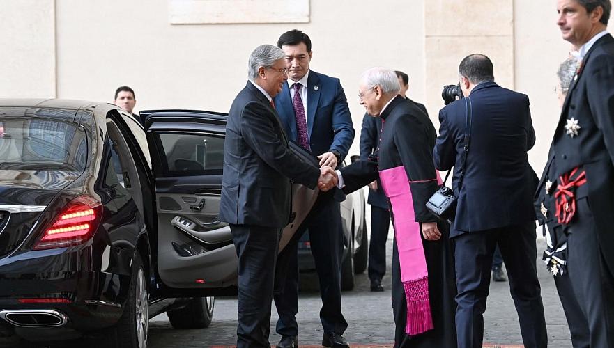 Токаев прибыл в Ватикан для аудиенции у Папы Римского