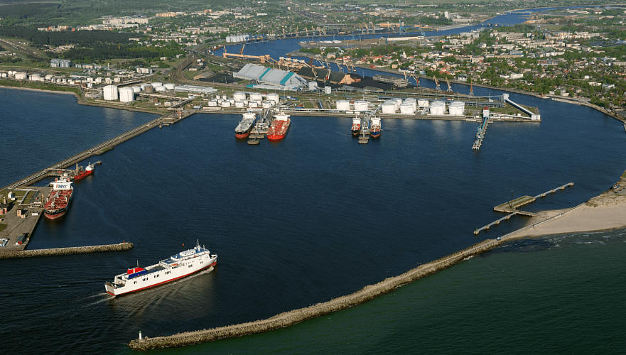 Казахстан договорился о переориентации находящихся в России грузов в порты Латвии