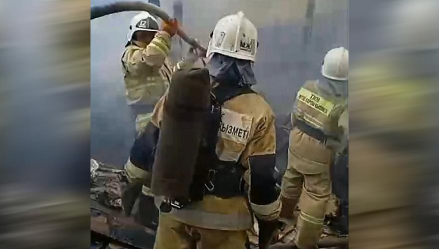 Баня горела в одном из жилых домов в Алматы 