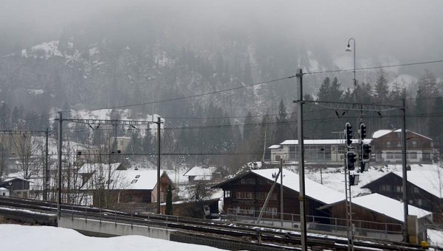 Жители швейцарского города рискуют покинуть дома на 10 лет из-за огромного тайника с оружием