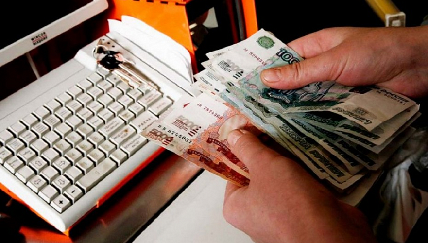 Нецелесообразным назвал Пирматов ограничение на покупку и продажу рублей обменниками