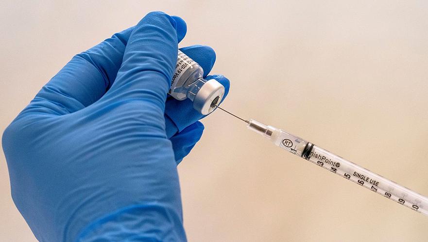 В Алматы заканчиваются вакцины QazVac - УОЗ