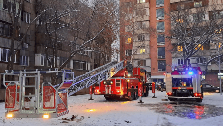 Пожар в жилой многоэтажке произошел в Алматы