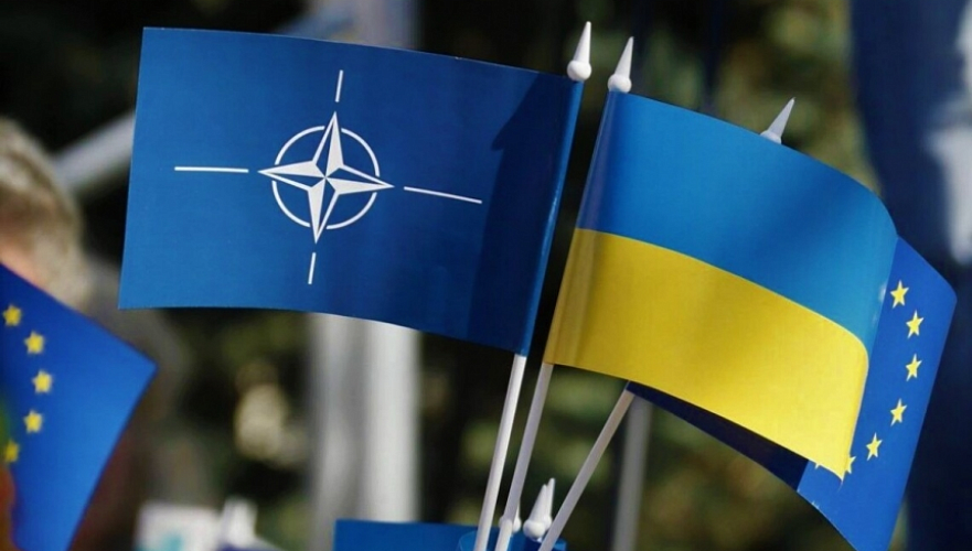 Украина подает заявку на вступление в НАТО в ускоренном варианте