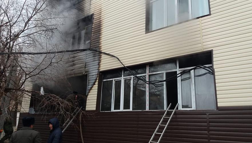 570 учащихся эвакуировали из школы в Жезказгане из-за пожара в кабинете труда