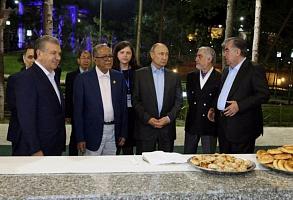 В дехканской дипломатии Ташкента и Душанбе карета становится дыней