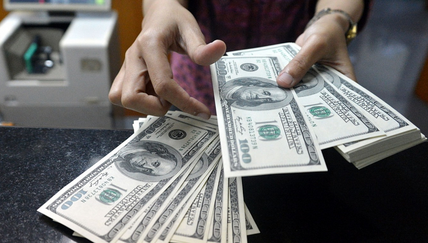 Доллар продолжает дешеветь в обменниках Нур-Султана, Алматы и Шымкента