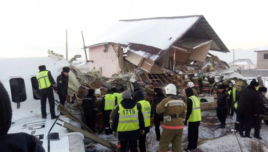 14 человек погибли на месте крушения самолета, один умер в больнице – горздрав Алматы