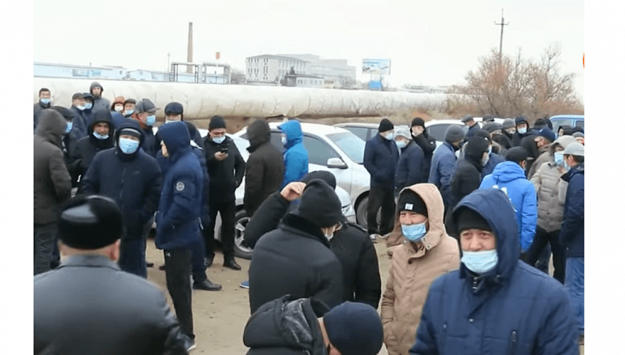 Работники буровой компании провели забастовку в Актау