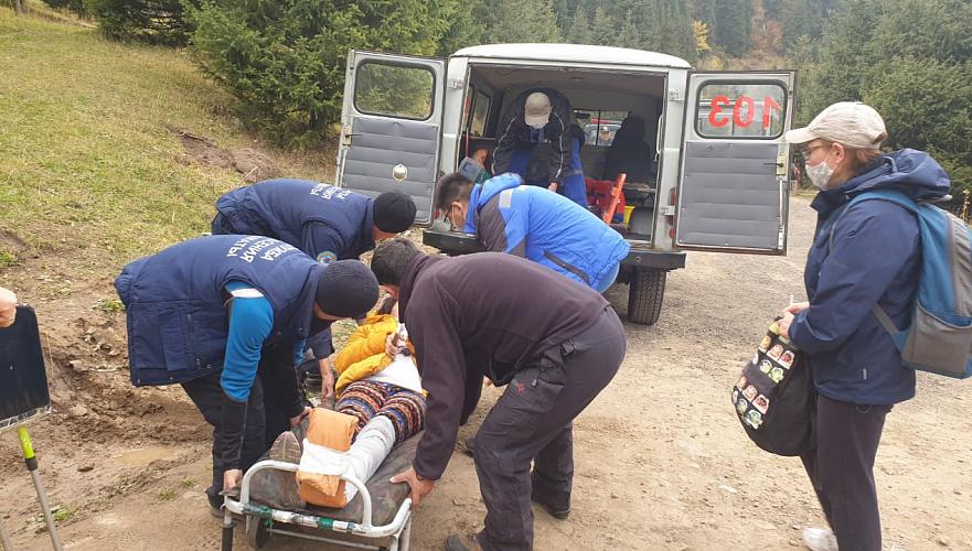 Почти 70 туристам понадобилась помощь спасателей в горах Алматы с весны 