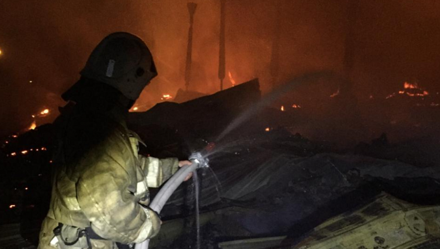 Два пожара потушили на территории «Казахфильма»