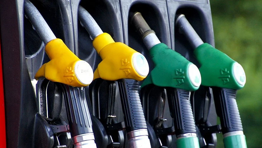 Почти на 12% подорожал с начала года бензин, ускорился рост цен на непродтовары – Досаев