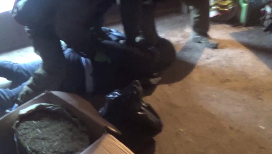 Более 100 кг наркотиков обнаружили полицейские в гараже жителя Актобе