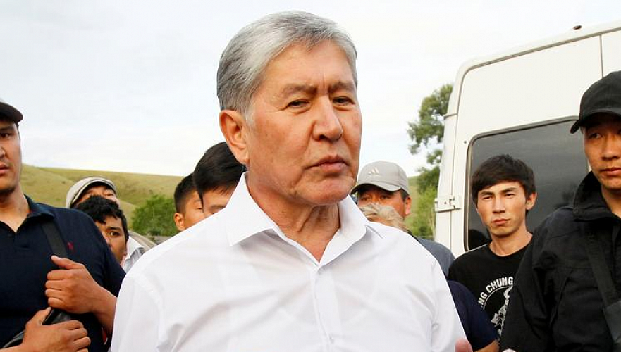 Сообщается о попытках спецназа задержать экс-президента КР Алмазбека Атамбаева