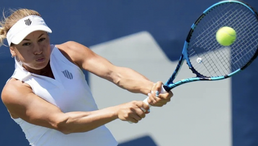 Юлия Путинцева вышла в четвертьфинал турнира в Торонто