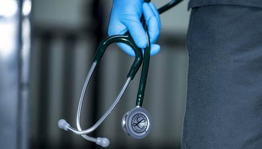 За время пандемии в Казахстане умер 51 медицинский работник
