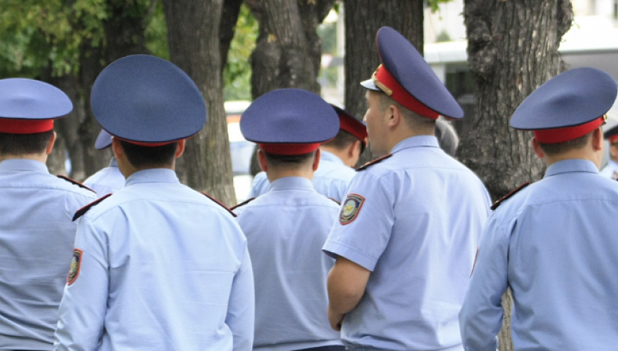 Т11,8 млн задолжали по налогам полицейские, военные, сотрудники банков и акиматов в Алматы