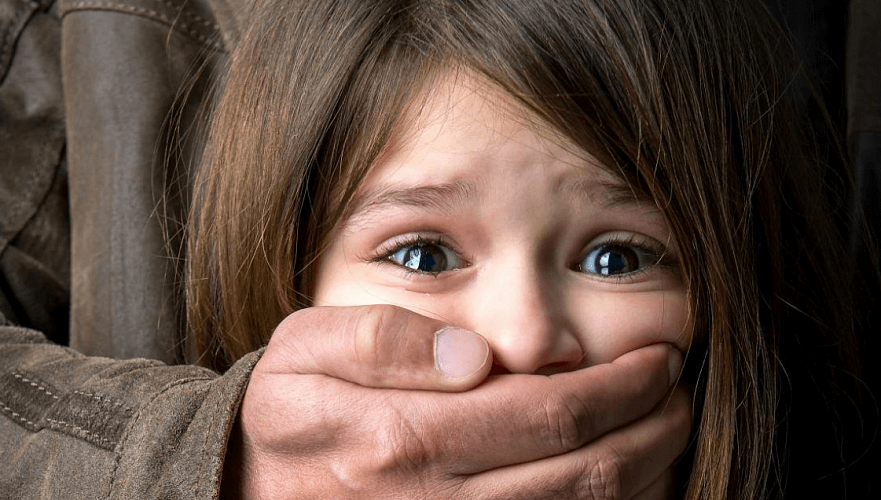 Пойманного по делу малолетней девочки из Каражала подозревают в педофилии – источник