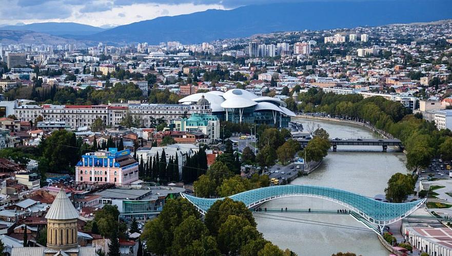 Казахстанка скончалась в результате падения с девятого этажа в Грузии