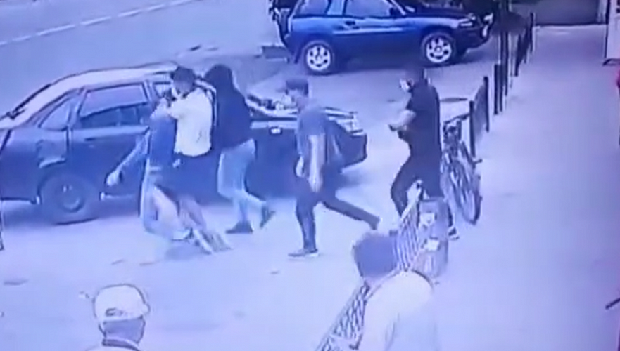 Групповое избиение вывезенного за пределы Талгара тренера расследуют как хулиганство (видео)