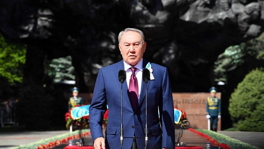 Ветеранов остается все меньше и меньше, от этого грустно – Назарбаев