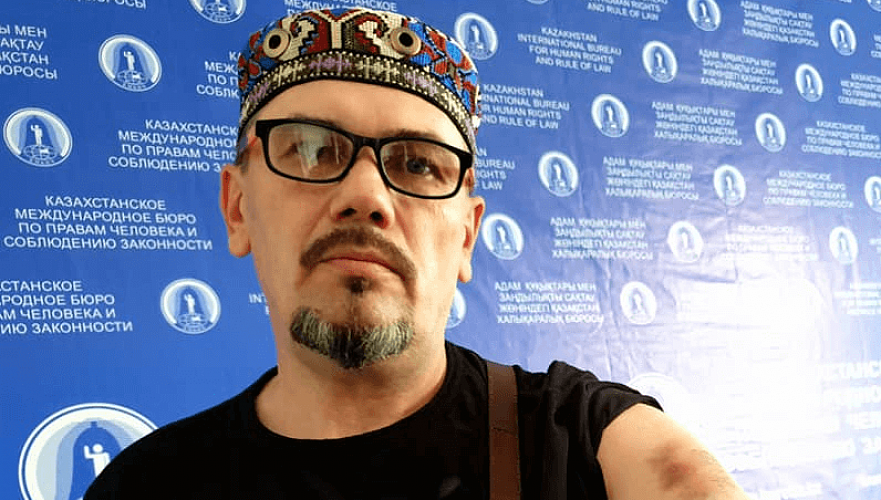 Арестованный на 10 суток в Алматы блогер Геннадий Крестьянский объявил сухую голодовку 