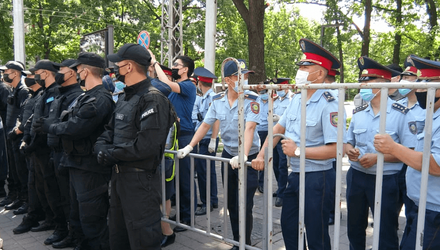 Военные, КНБ, полиция и управделами президента РК получили право ужесточать карантин