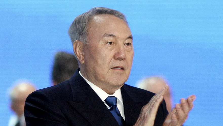 Парламент одобрил лишение Назарбаева особого статуса