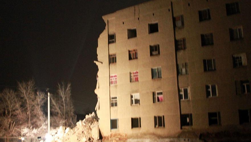 Подъезд жилой пятиэтажки обрушился в Кызылорде