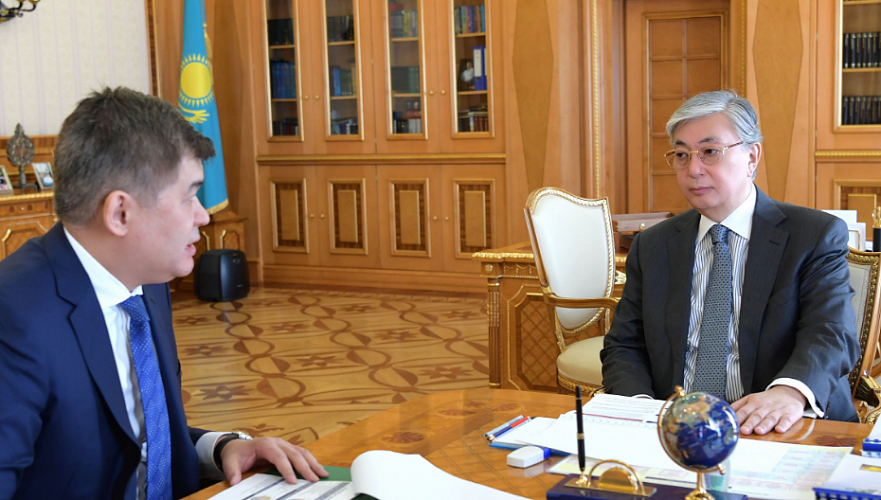 Биртанов доложил Токаеву о мерах по укреплению здоровья казахстанцев