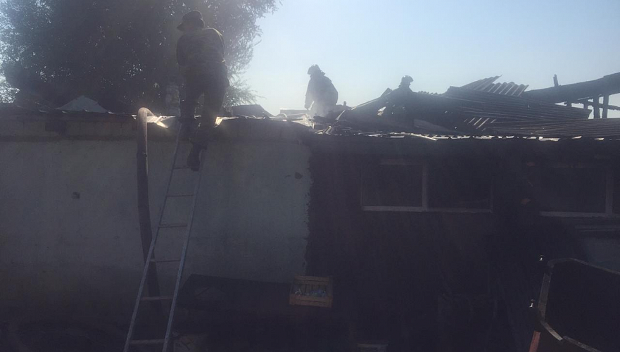 Короткое замыкание стало причиной пожара в кафе в Талгарском районе