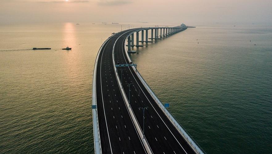 Самый длинный в мире морской мост открылся в Китае