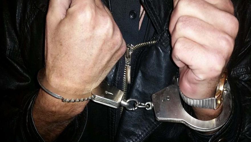 Мужчину подозревают в серии грабежей подростков в Алматы