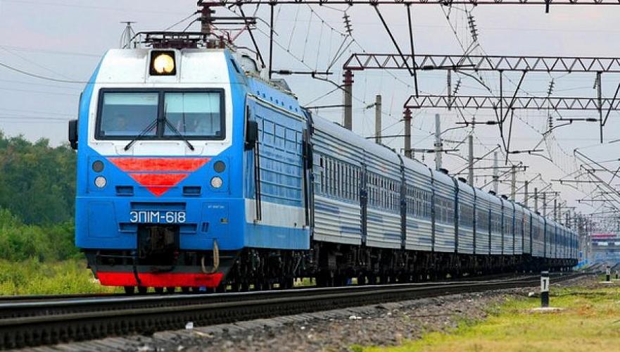 20 пассажирских поездов остановили из-за ЧС в Арыси