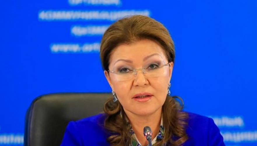 Назарбаева призвала журналистов научиться доносить «птичий язык» чиновников «до самой широкой аудитории»