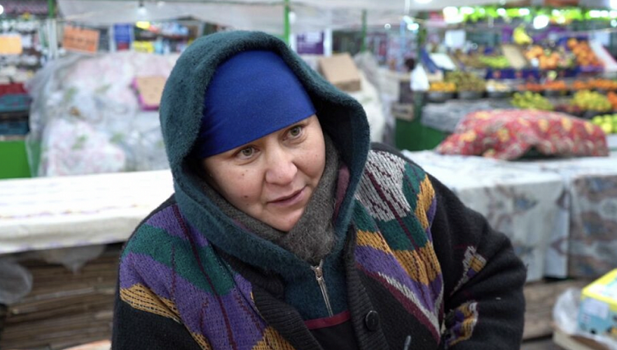 Продавцы овощей и фруктов терпят убытки из-за морозов на юге Казахстана