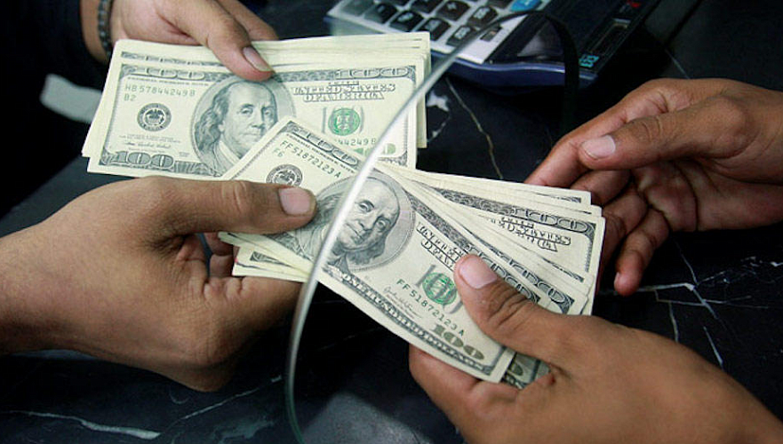 Курс доллара незначительно снизился в обменниках Нур-Султана, Алматы и Шымкента