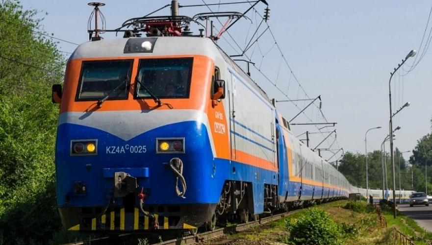 Движение каких поездов приостановлено в Казахстане из-за пандемии