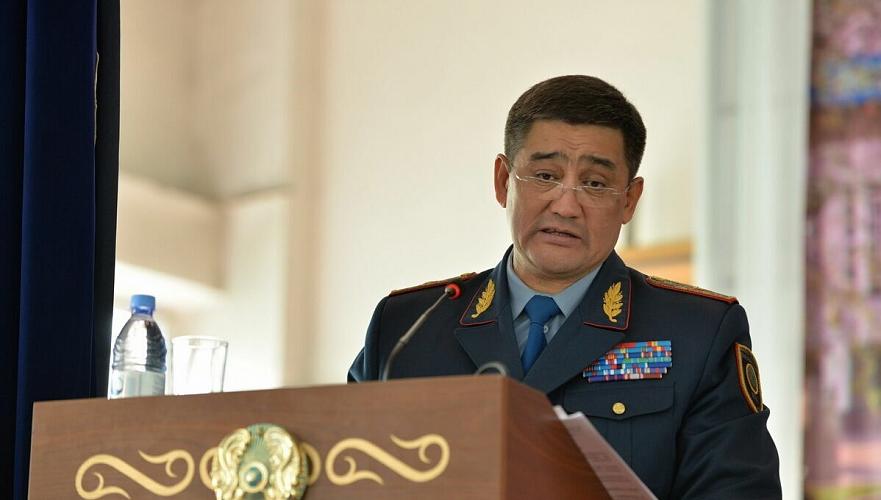 Экс-главу полиции Алматы и Жетысу Серика Кудебаева доставят в суд принудительно