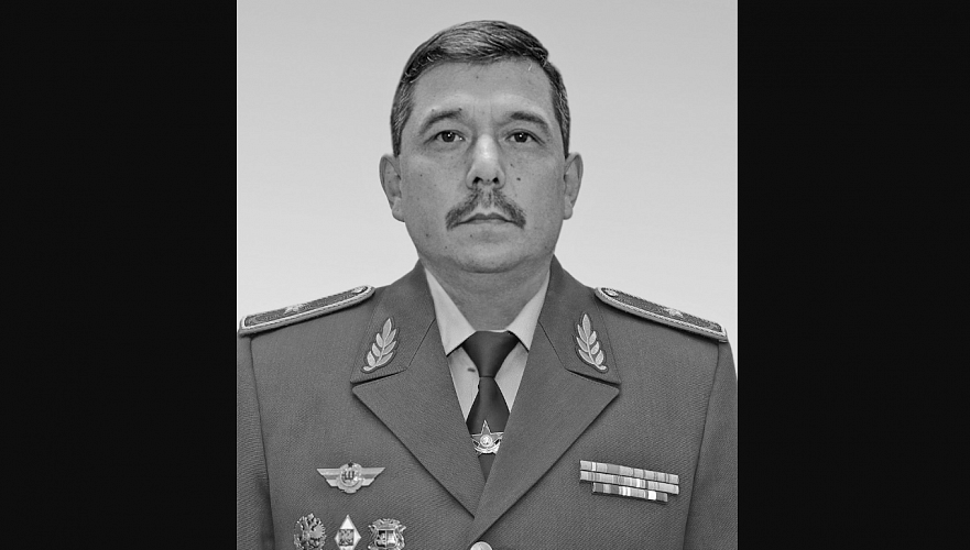 Вице-министр обороны Казахстана Бакыт Курманбаев умер от коронавируса