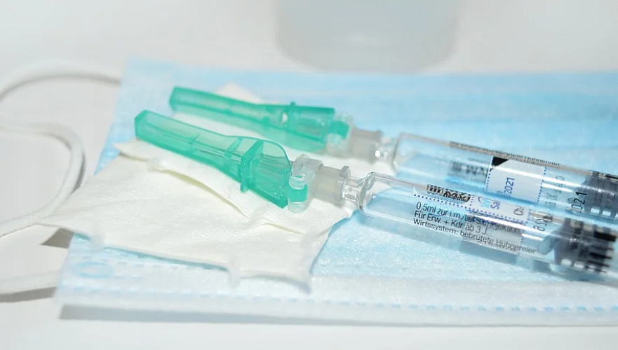 ЮНИСЕФ закупит более полумиллиарда шприцев до конца 2020 года в рамках вакцинации от КВИ