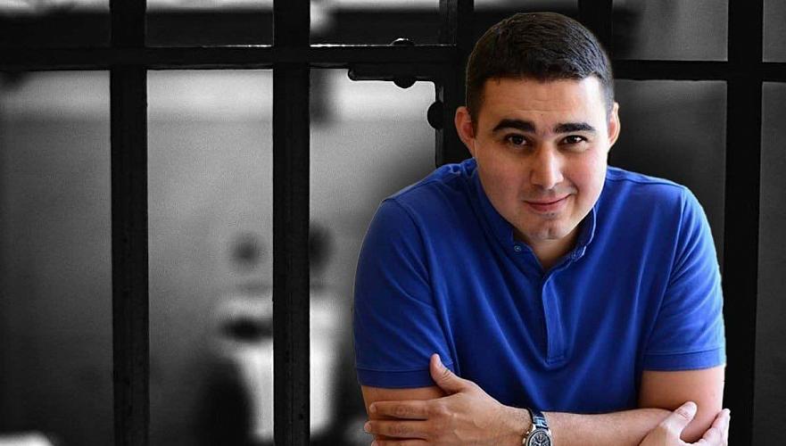 Известный казахстанский журналист Михаил Козачков переведен под домашний арест