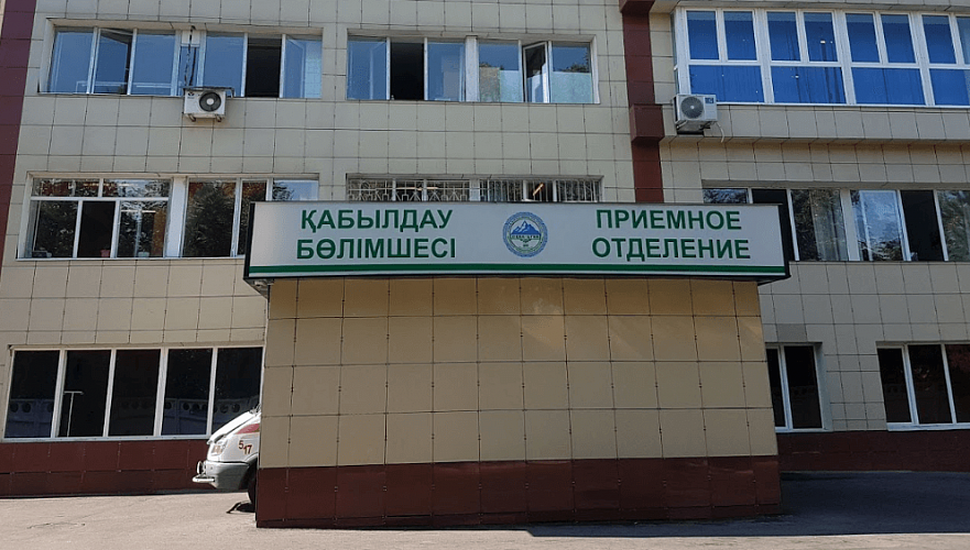 104 новых случая заражения COVID-19 выявили за сутки среди медработников ЦГКБ Алматы
