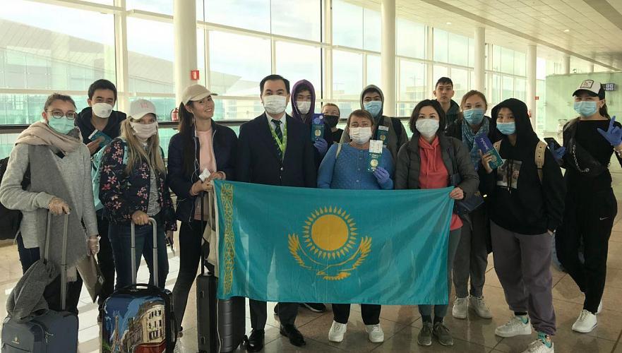 Свыше 150 казахстанцев вернули из Испании 