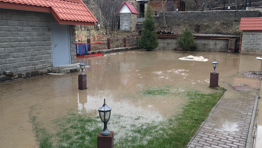 Два садоводческих общества близ горного курорта «Ой-Карагай Лесная сказка» подтопило дождевыми водами 