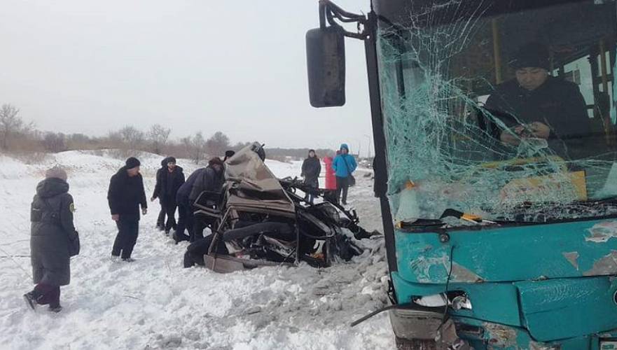 ДТП с участием автобуса произошло в Караганде, один человек погиб, есть пострадавшие