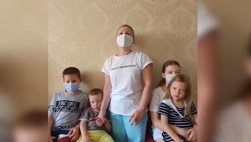 Многодетная алматинка пожаловалась Токаеву на «черных риелторов», семью выселяют (видео)